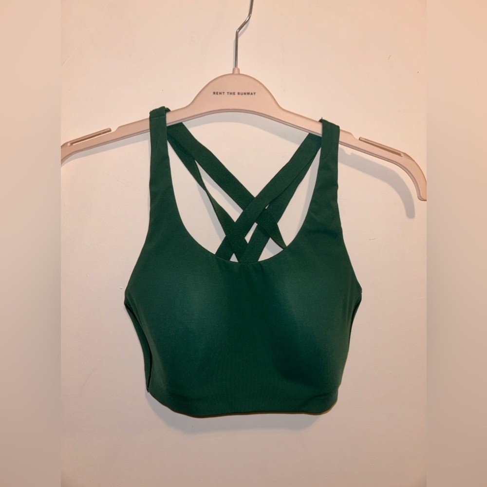 Lululemon 34D high impact sports bra with adjustable straps.